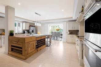 Thumbnail von Luxus-Villa in El Paraiso R2849690