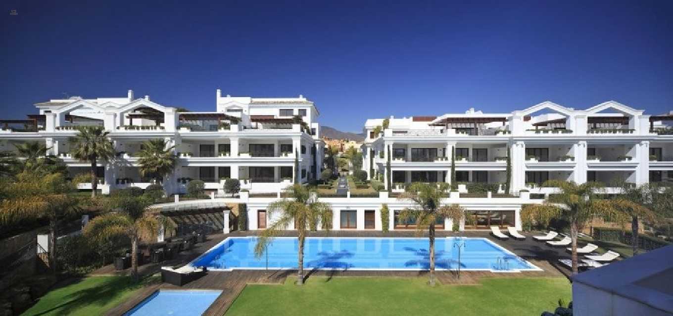 Luxus-Wohnung in Estepona R2527376 