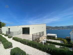 Thumbnail von Moderne Luxusvilla mit Swimmingpool mit Panorama-Meerblick, Insel Ciovo, Dalmatien