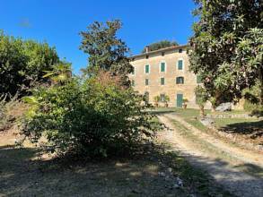 Thumbnail von herrschaftliches Anwesen mit viel Potenzial in Hügellage mit Blick auf Siena