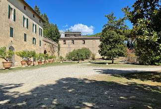 Thumbnail von herrschaftliches Anwesen mit viel Potenzial in Hügellage mit Blick auf Siena