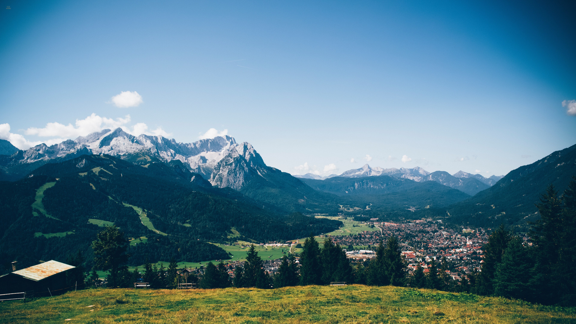 投資 - シャレーリゾート