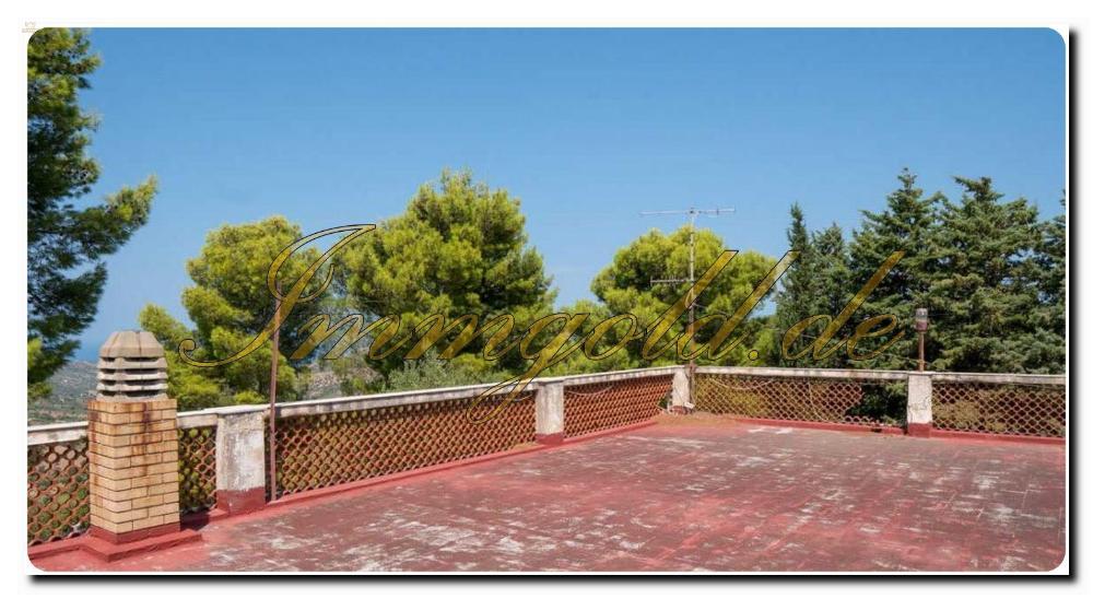 Immogold renovierungsbedürftige Villa mit Meerblick