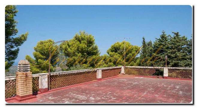 Immogold renovierungsbedürftige Villa mit Meerblick