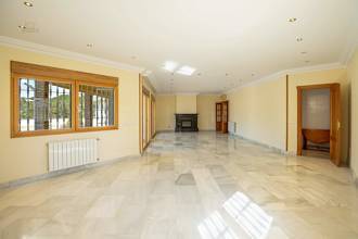 Thumbnail von Villa For Sale in Calahonda, Málaga