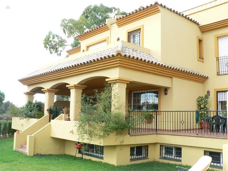 Town House For Sale in Guadalmina Alta, Málaga