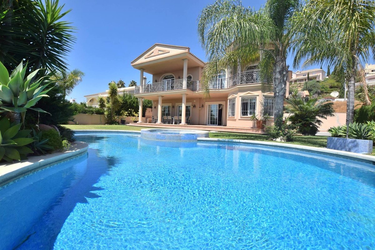 Villa For Sale in Mijas Golf, Málaga
