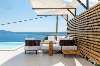 Thumbnail von Luxuriöse Villa im modernen Stil mit Panorama-Meerblick