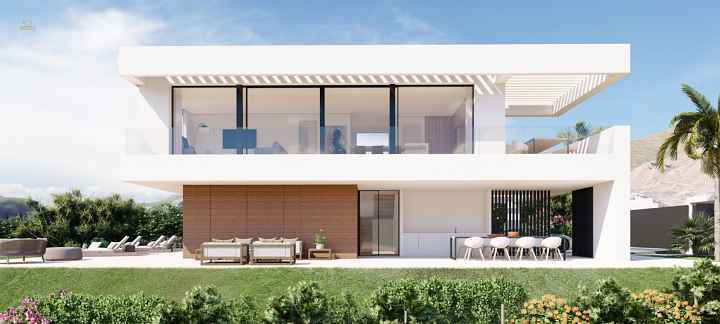 Villa For Sale in New Golden Mile, Málaga 