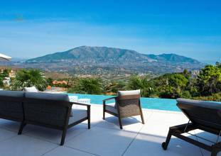 Thumbnail von Villa For Sale in La Mairena, Málaga