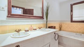 Thumbnail von Villa For Sale in Mijas, Málaga