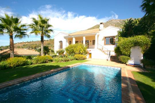 Villa For Sale in Valtocado, Málaga