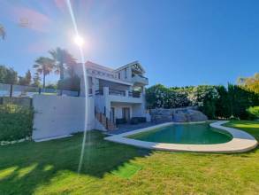 Thumbnail von Villa For Sale in Estepona, Málaga