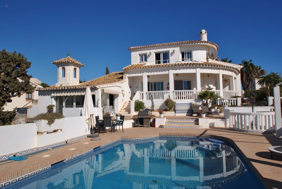 Villa For Sale in Mijas Costa, Málaga