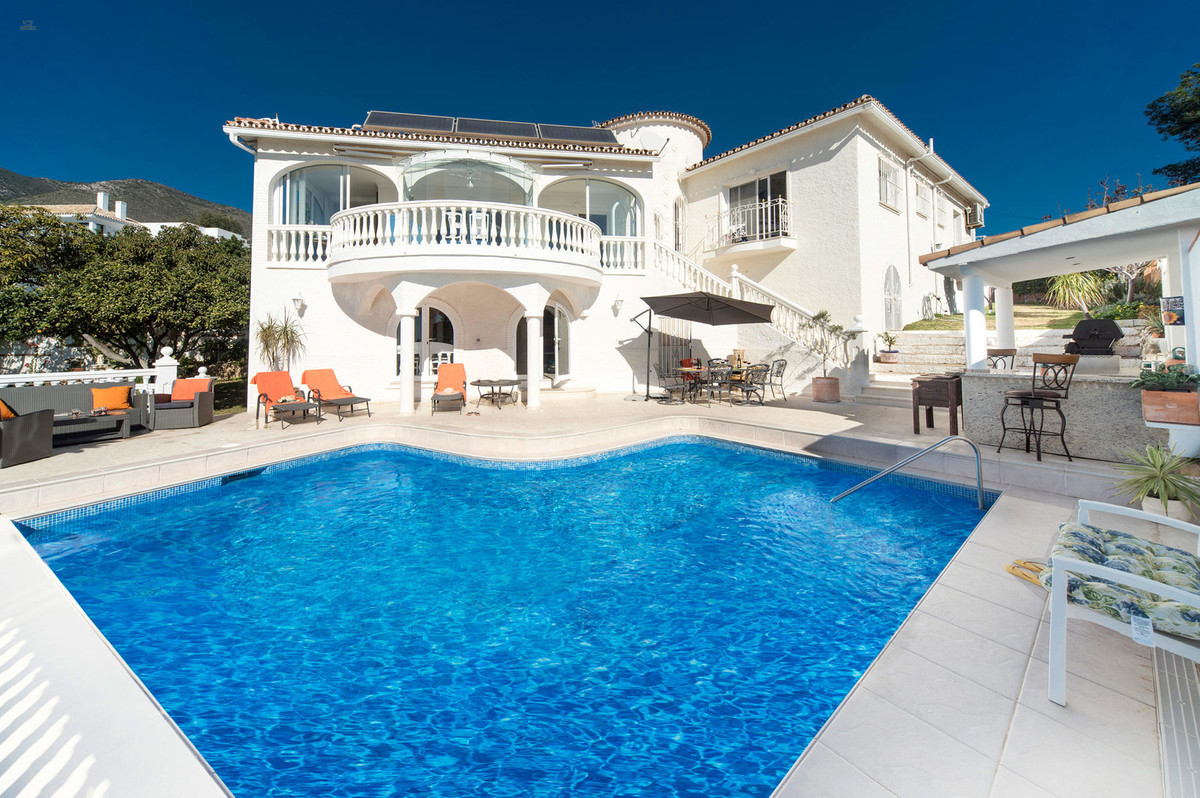 Villa For Sale in La Capellania, Málaga