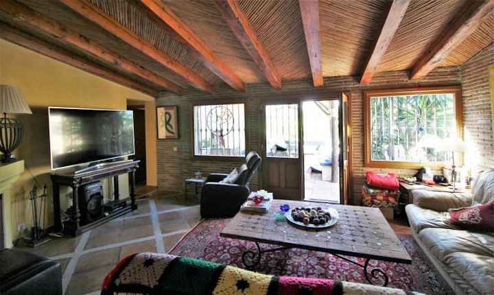 Villa For Sale in Marbella, Málaga