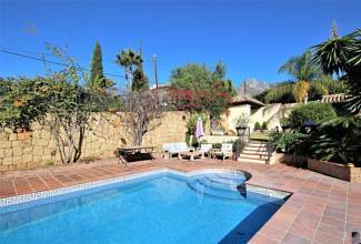 Thumbnail von Villa For Sale in Marbella, Málaga