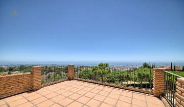 Thumbnail von Villa For Sale in Estepona, Málaga
