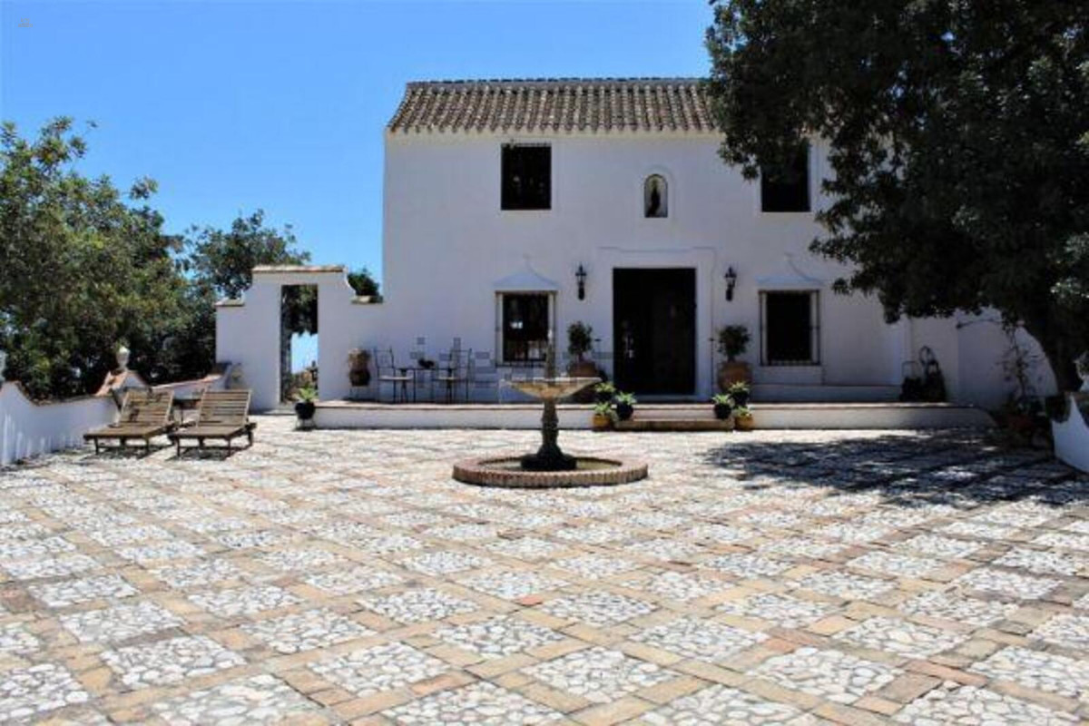 Villa For Sale in Mijas, Málaga