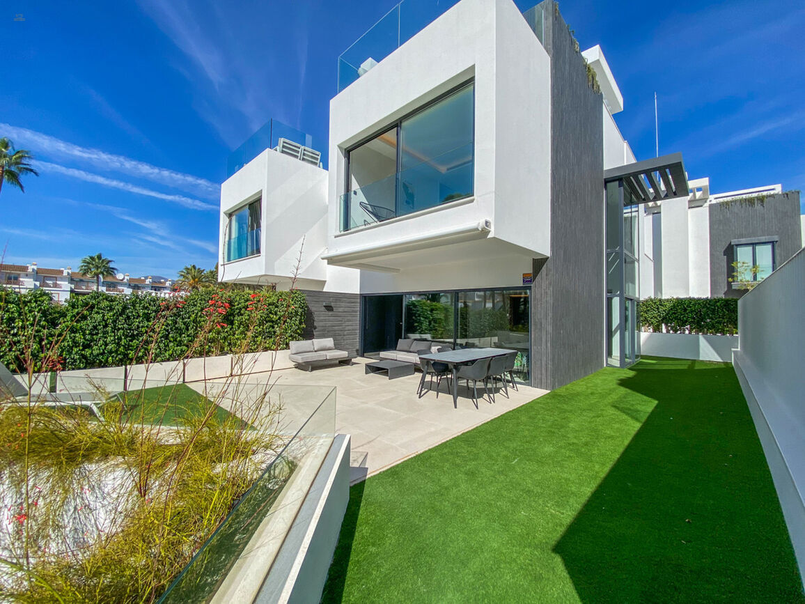 Estepona Town House ES134244