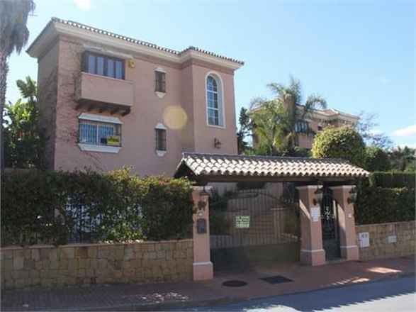  Aloha Villa ES133235