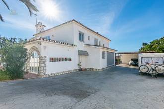 Thumbnail von Villa For Sale in Sierrezuela, Málaga