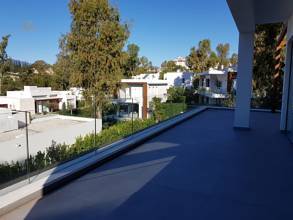 Thumbnail von Villa For Sale in Estepona, Málaga