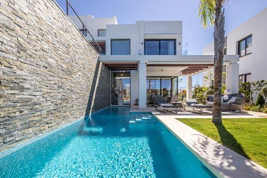 Villa For Sale in Calahonda, Málaga