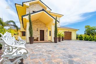 Thumbnail von Villa For Sale in Benalmadena, Málaga