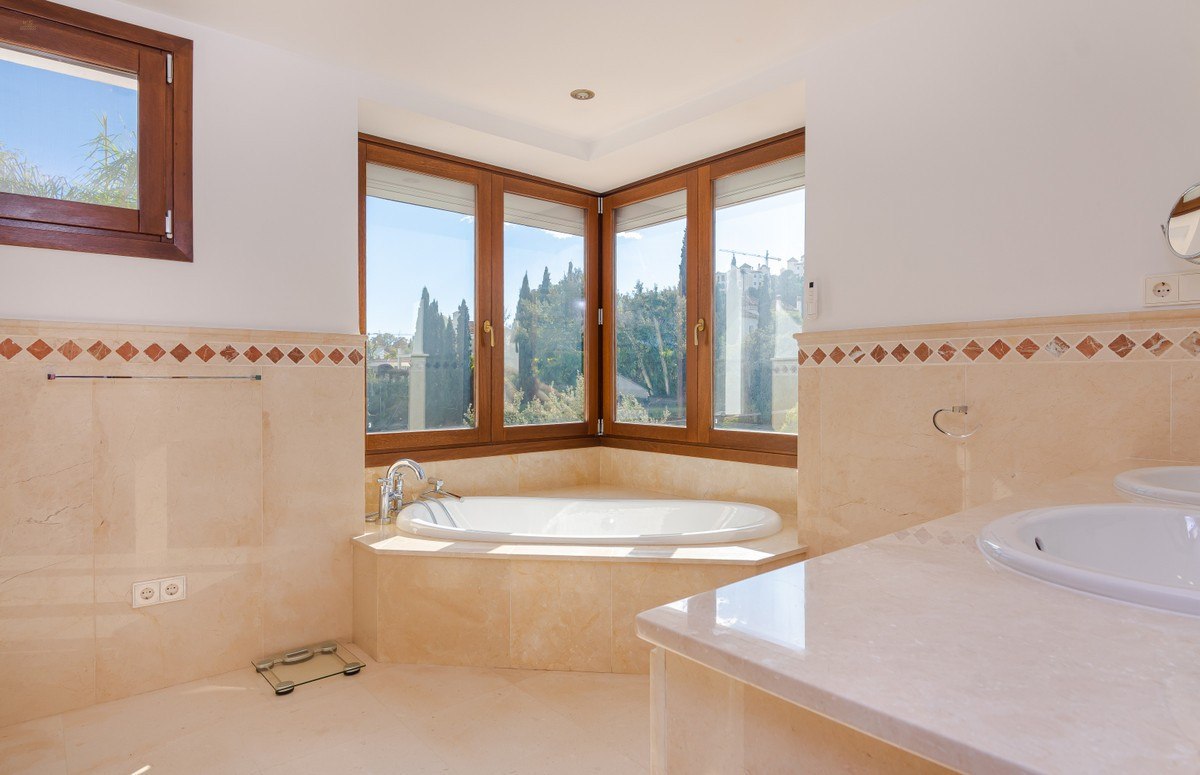 Thumbnail von Benahavis Villa ES130994