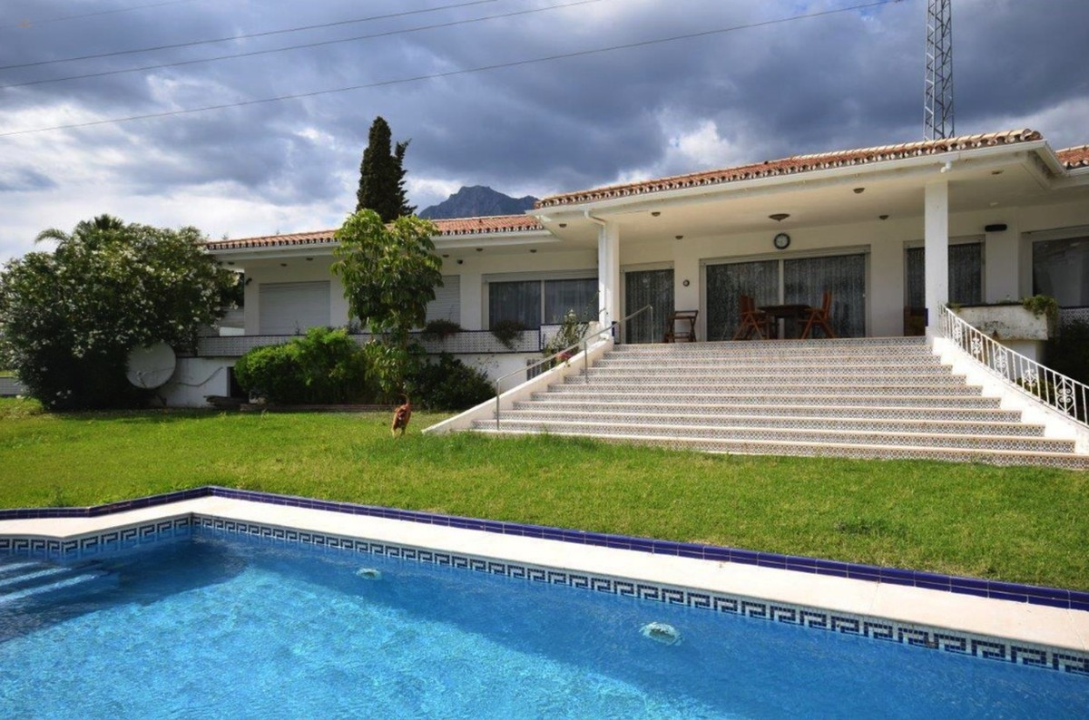 Villa For Sale in Marbella, Málaga