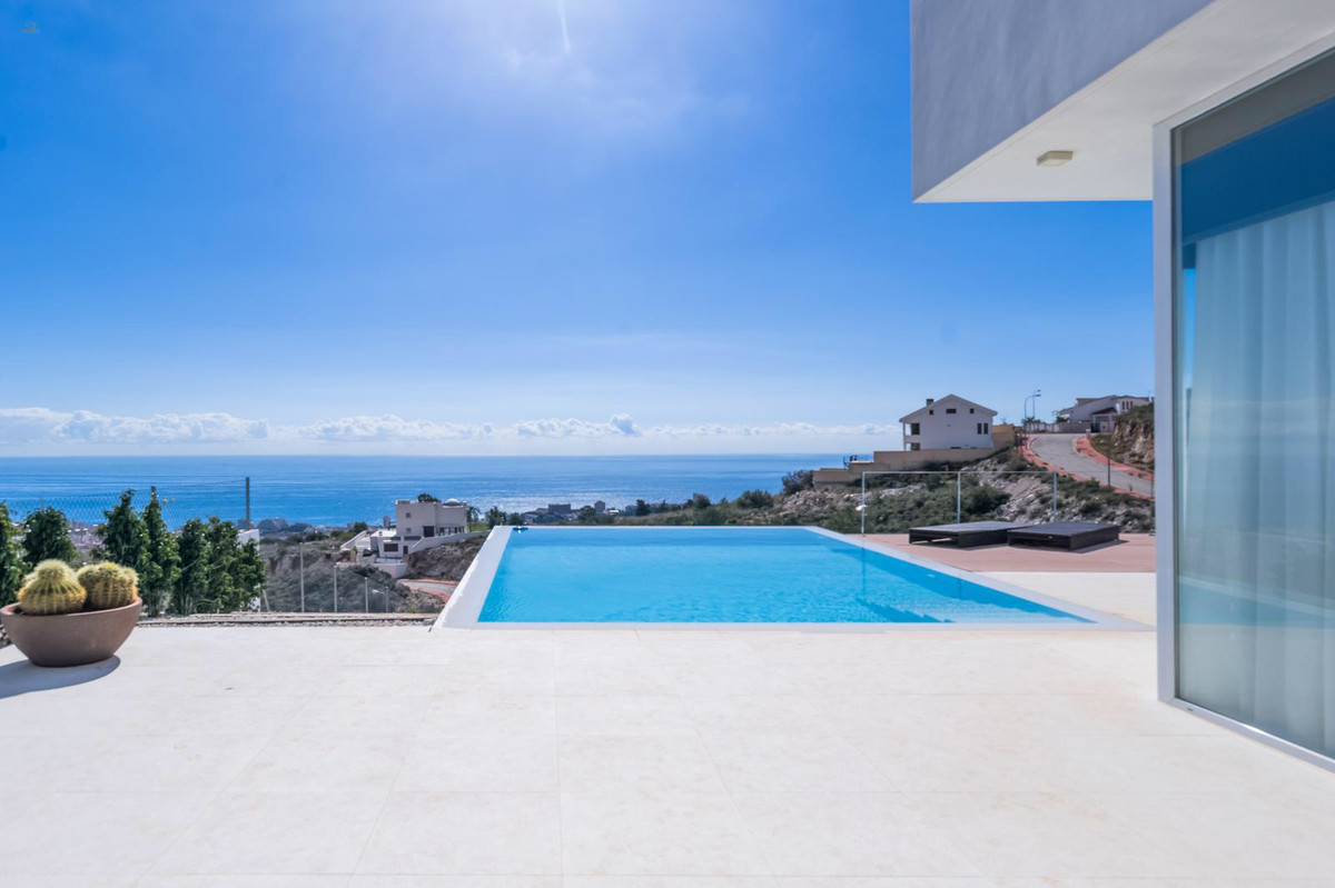 Villa For Sale in Benalmadena, Málaga