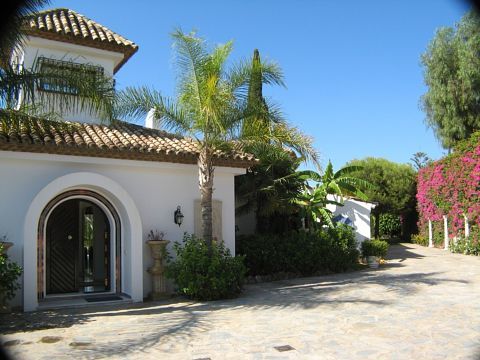 Luxus-Villa in Estepona R2766815 