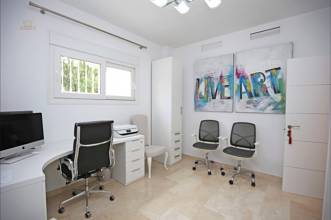 Thumbnail von Villa For Sale in New Golden Mile, Málaga