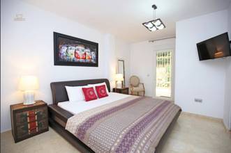 Thumbnail von Villa For Sale in New Golden Mile, Málaga