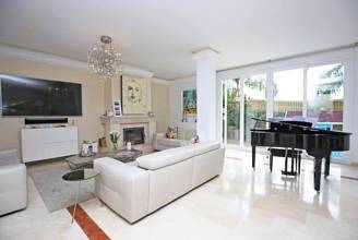 Thumbnail von Villa For Sale in New Golden Mile, Málaga