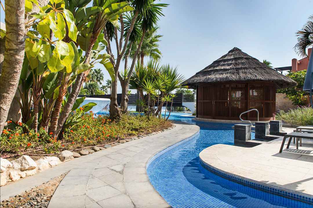 Apartment For Sale in New Golden Mile, Málaga