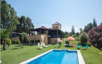 Thumbnail von Villa For Sale in Estepona, Málaga