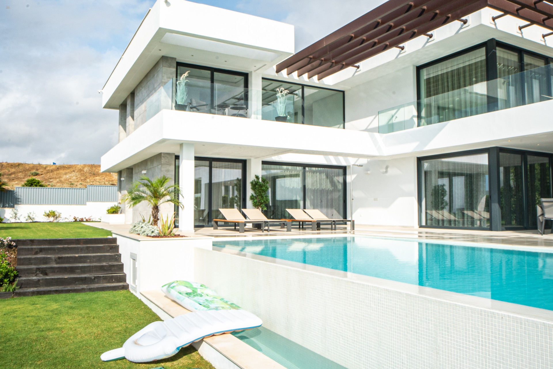 Villa For Sale in Estepona, Málaga