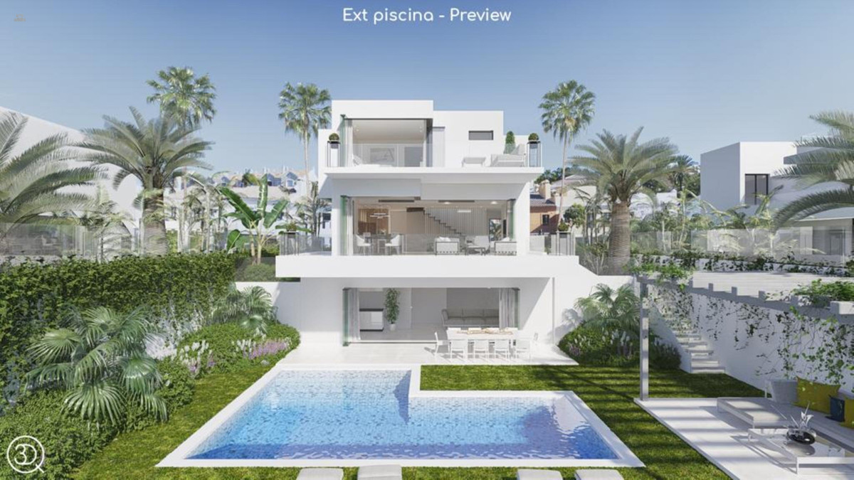 Villa For Sale in Marbella, Málaga
