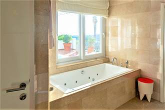 Thumbnail von Villa For Sale in Calahonda, Málaga