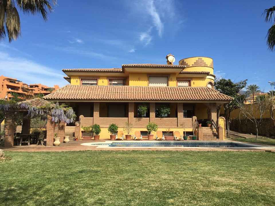 Villa For Sale in Estepona, Málaga