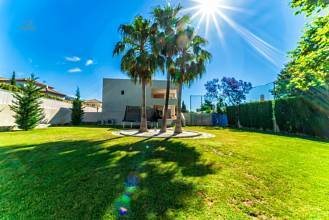 Thumbnail von Villa For Sale in Marbella, Málaga