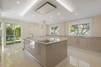 Thumbnail von Villa For Sale in San Pedro de Alcántara, Málaga