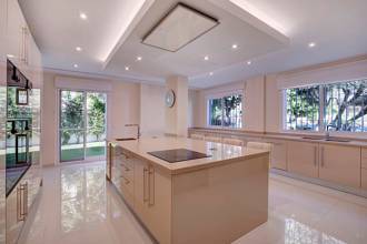 Thumbnail von Villa For Sale in San Pedro de Alcántara, Málaga