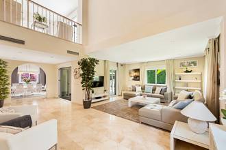 Thumbnail von Villa For Sale in San Pedro de Alcántara, Málaga