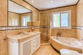 Thumbnail von Villa For Sale in Marbella, Málaga