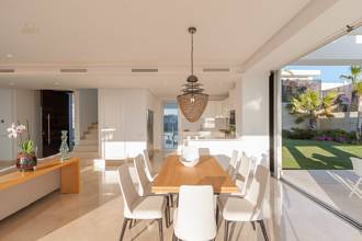 Thumbnail von Villa For Sale in Marbella, Málaga