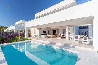 Thumbnail von Villa For Sale in Marbella, Málaga