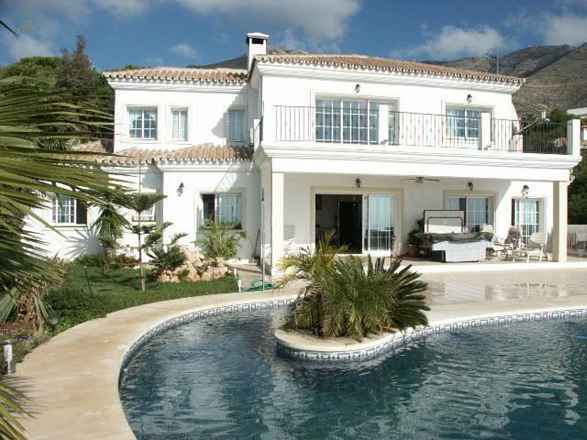 Villa For Sale in Valtocado, Málaga